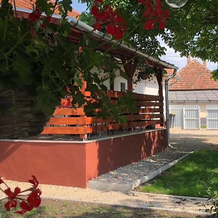 Ferienwohnung Mormota Vendeghaz Mezőkövesd Exterior foto