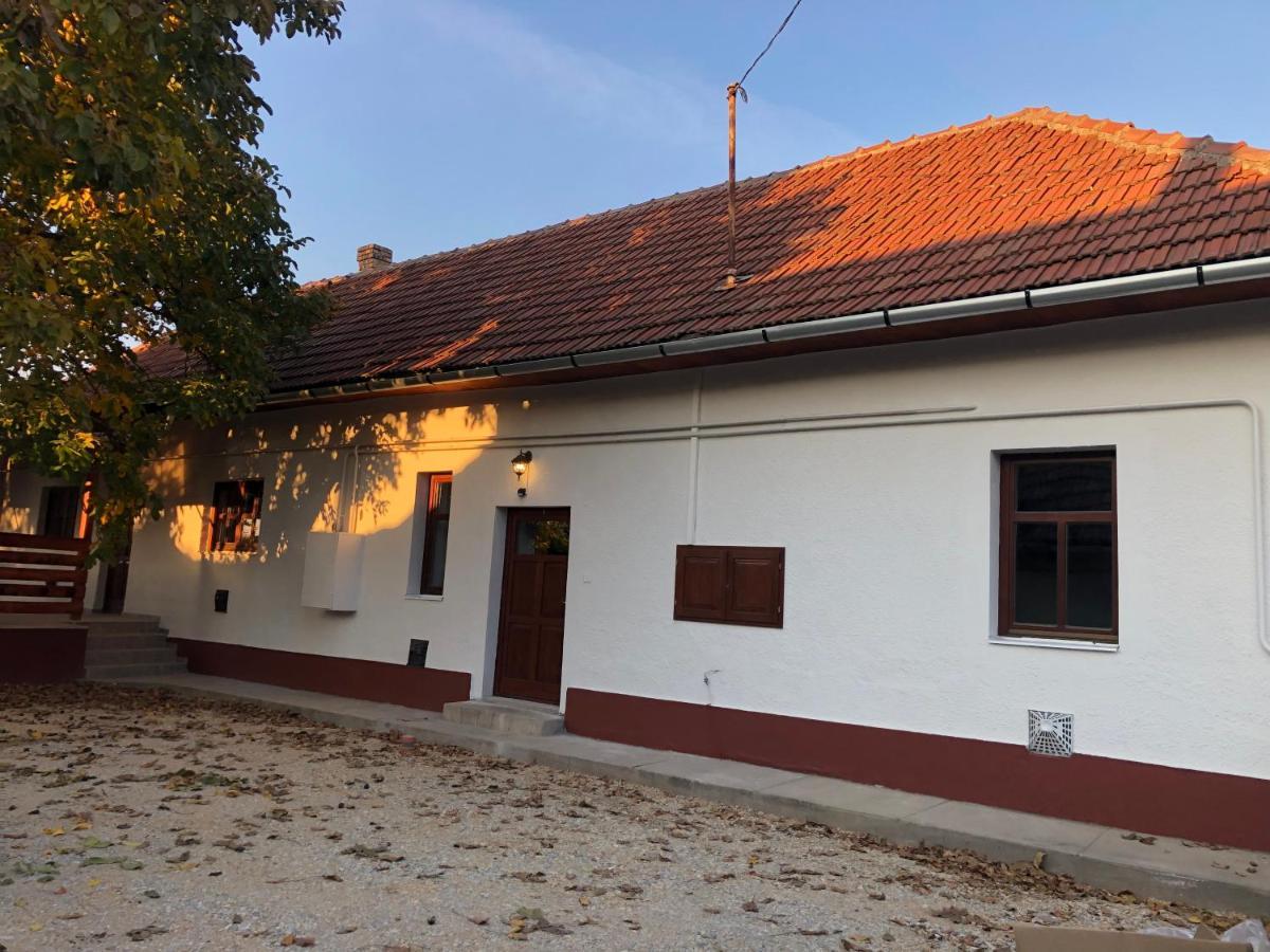 Ferienwohnung Mormota Vendeghaz Mezőkövesd Exterior foto