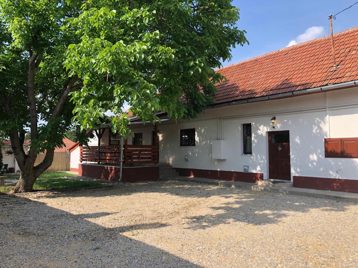 Ferienwohnung Mormota Vendeghaz Mezőkövesd Exterior foto